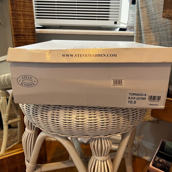 Steve Madden over the knee suede boots with ties - Picture 7 of 7